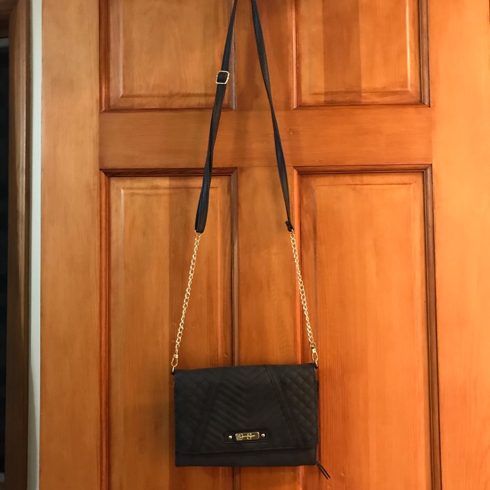 Black crossbody purse
